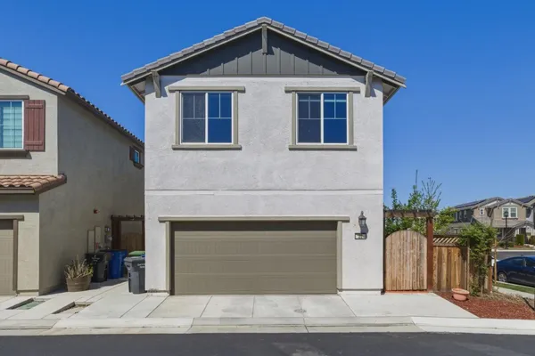 $689,000 | 22 East Funderburg Boulevard, Mountain House, CA 95391