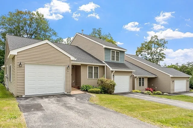 $2,400 | 15 Water Wheel Circle, Unit 15, Templeton, MA 01468