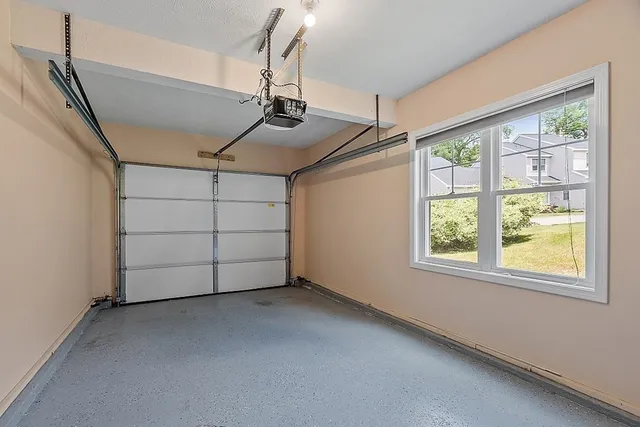 $2,400 | 15 Water Wheel Circle, Unit 15, Templeton, MA 01468