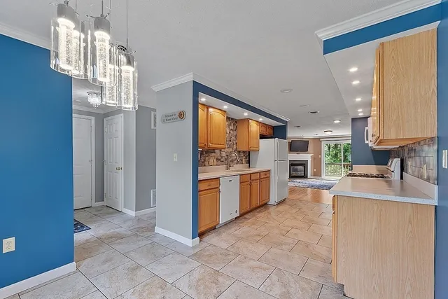 $2,400 | 15 Water Wheel Circle, Unit 15, Templeton, MA 01468