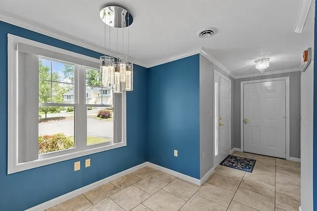 $2,400 | 15 Water Wheel Circle, Unit 15, Templeton, MA 01468