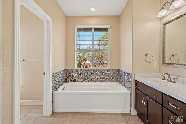 $850,000 | 125 Anish Way, Windsor, CA 95492