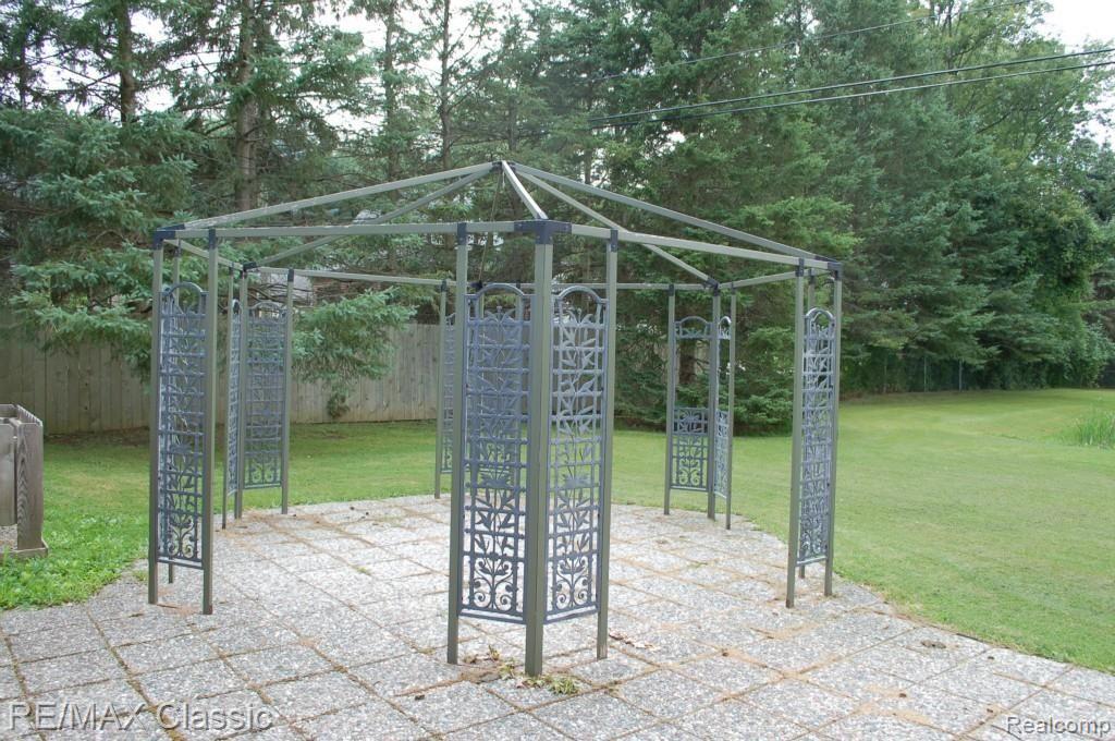 9745 North Eston Road Clarkston, MI 48348 - Photo 22 of 53 GAZEBO