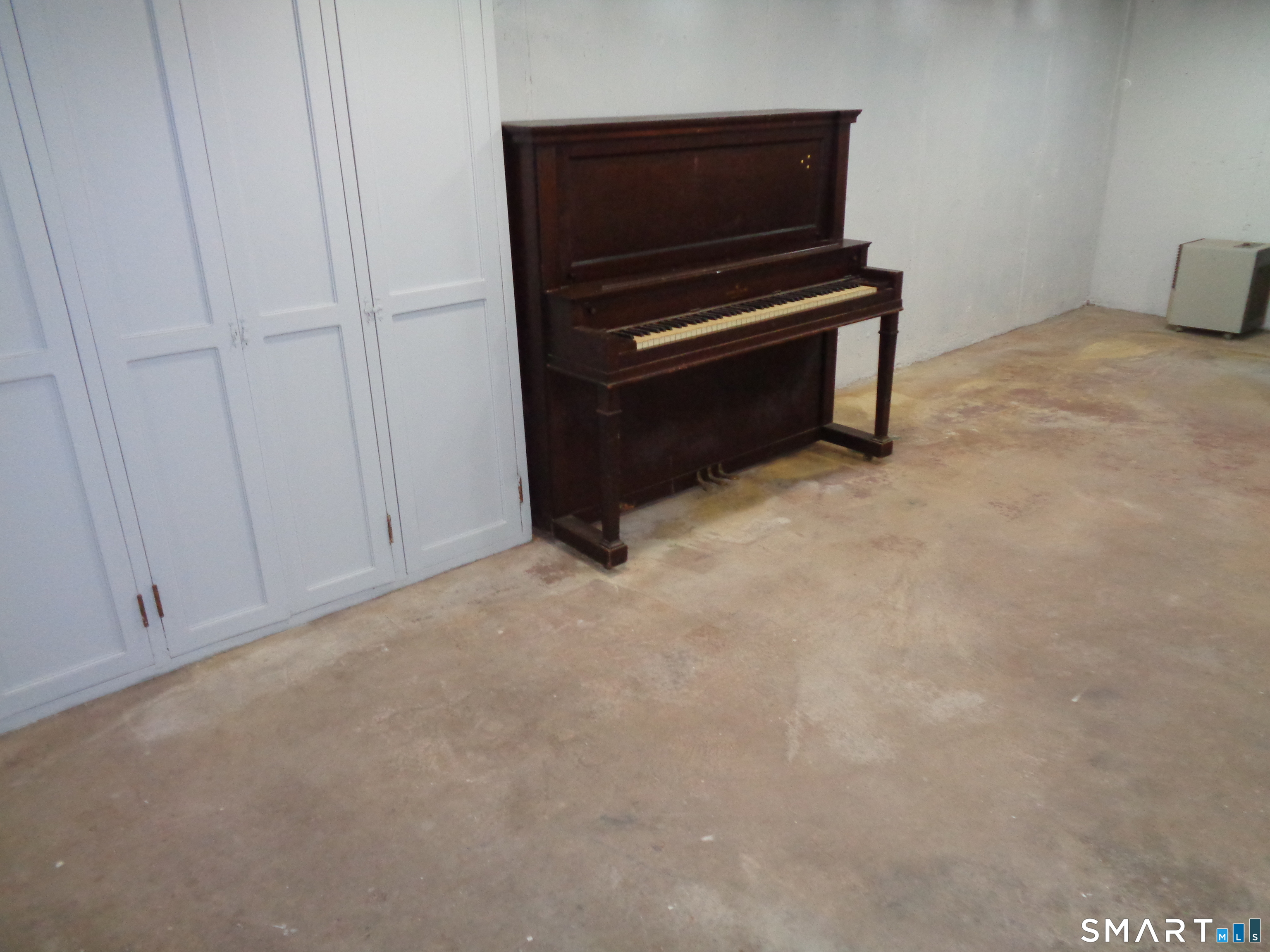 22 Scarborough Road Manchester, CT 06040 - Photo 23 of 28 Basement - Play Rm?