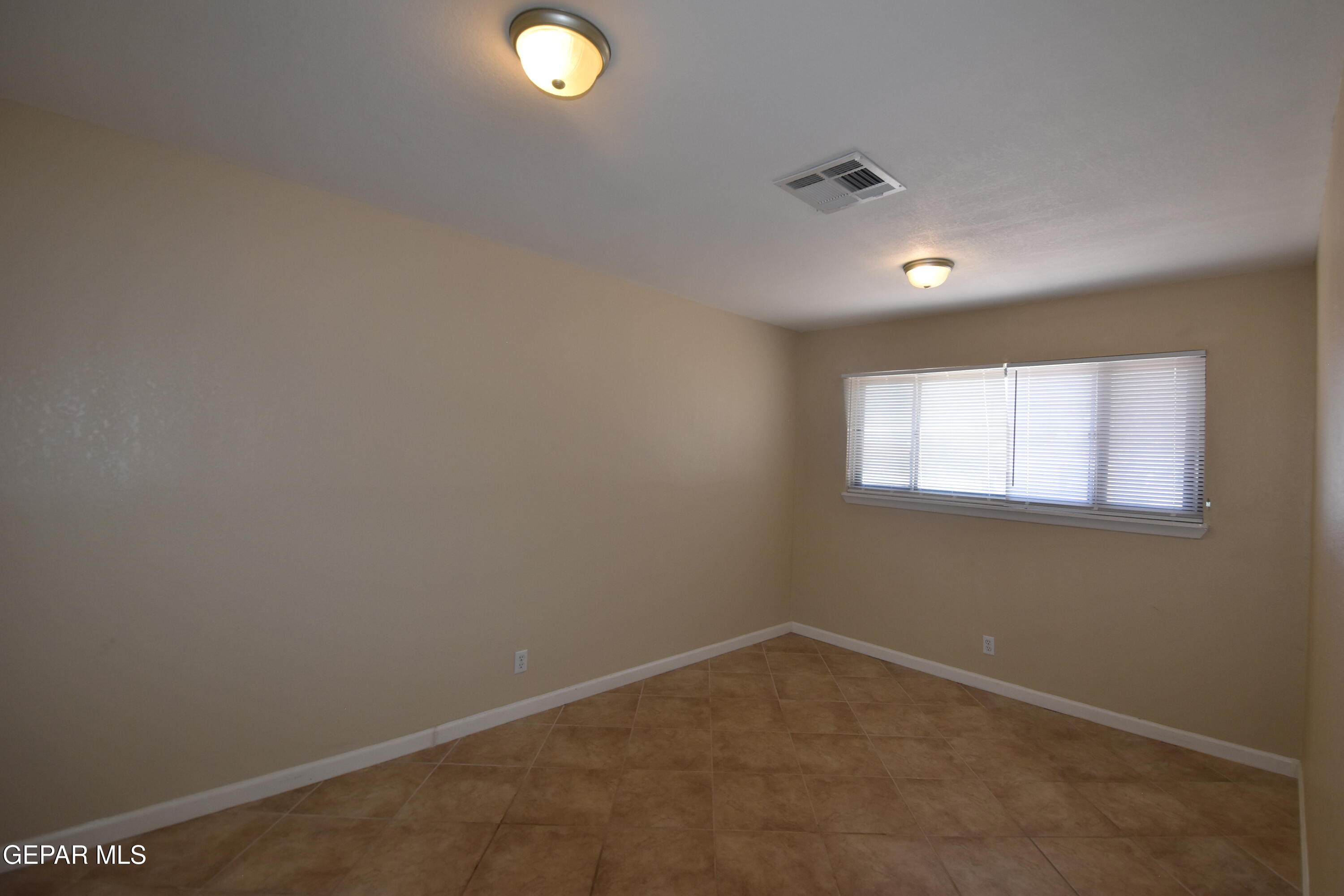 807 Poplar Street Anthony, TX 79821 - Photo 5 of 16 DSC_0039