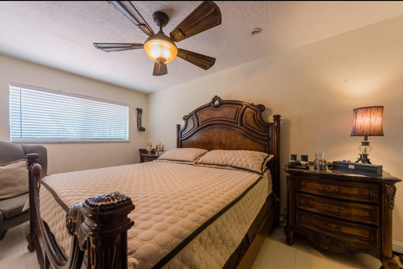 10260 Southwest 48th Street Miami, FL 33165 - Photo 2 of 14 IMG_5274