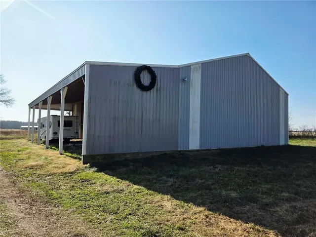 $1,150,000 | 19533 Highway 52, Pleasanton, KS 66075