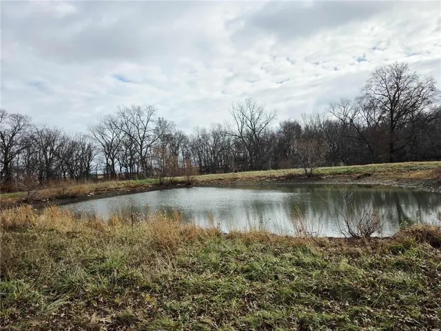 $1,150,000 | 19533 Highway 52, Pleasanton, KS 66075
