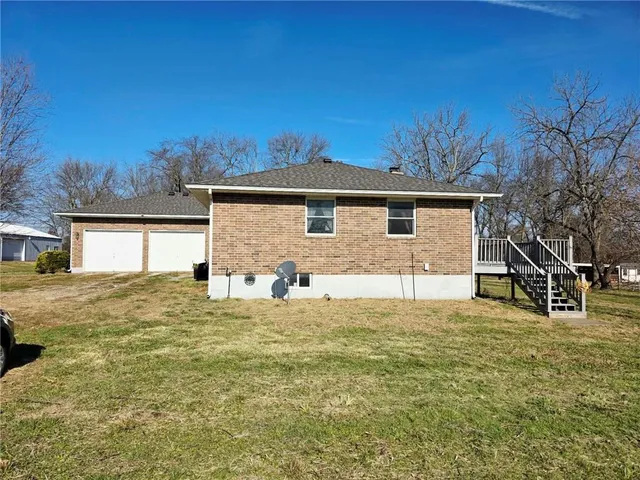 $1,150,000 | 19533 Highway 52, Pleasanton, KS 66075