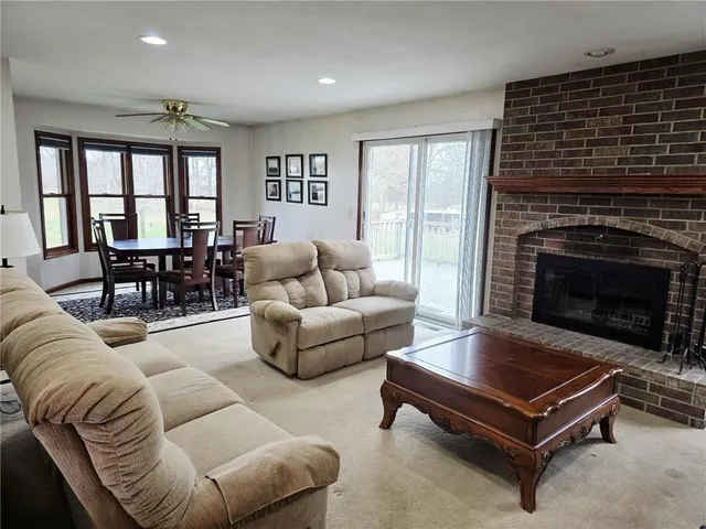 $1,150,000 | 19533 Highway 52, Pleasanton, KS 66075