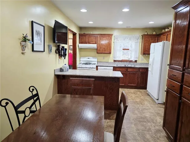 $1,150,000 | 19533 Highway 52, Pleasanton, KS 66075