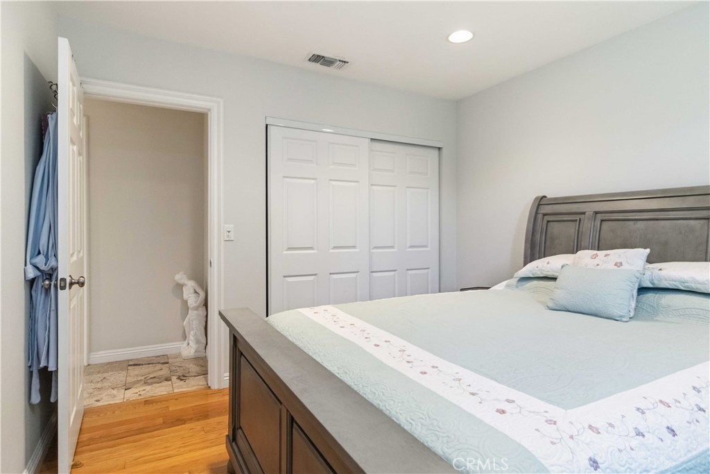 19406 Enadia Way Reseda, CA 91335 - Photo 23 of 34