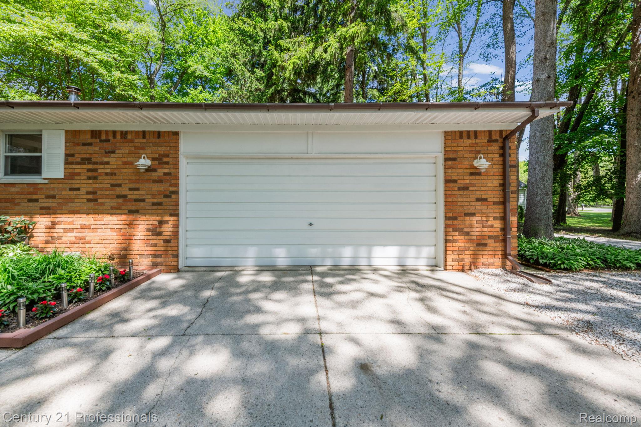 8638 Stone Road Algonac, MI 48001 - Photo 50 of 70 Garage featuring driveway