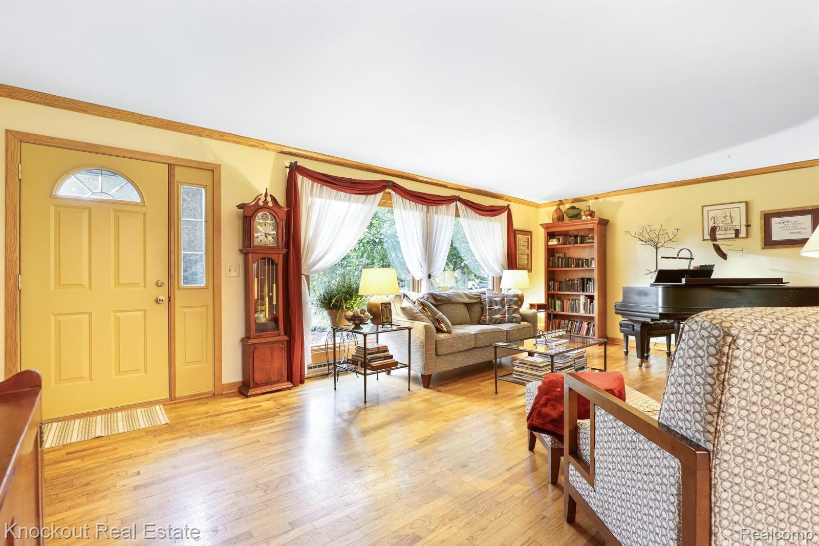 11240 South Evergreen Road Birch Run, MI 48415 - Photo 5 of 44 11240 W Evergreen 48734-8.jpg