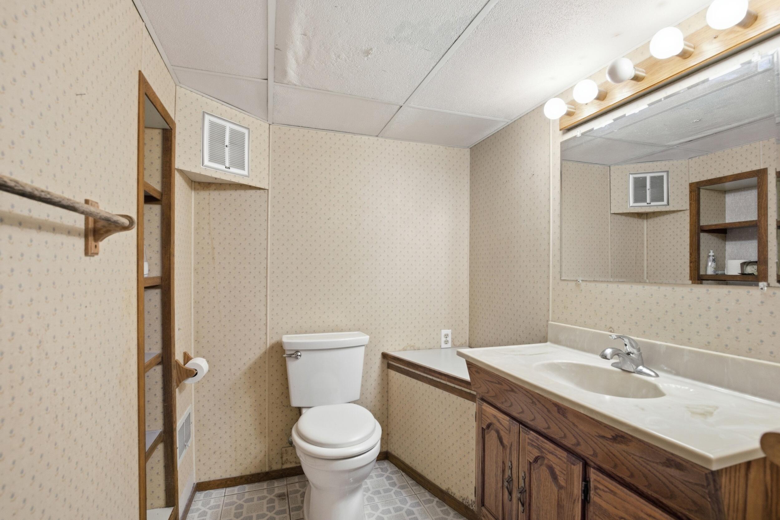 2608 South 63rd Street Milwaukee, WI 53219 - Photo 21 of 23 2608_s_63rd_027