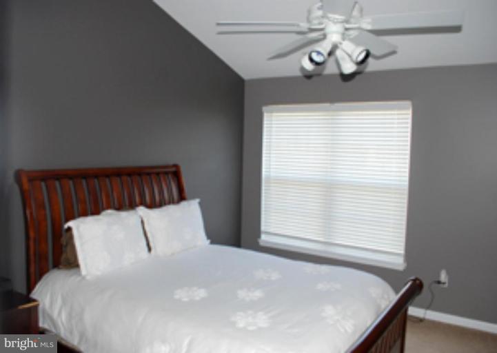 607 Howards Loop, Unit 88 Annapolis, MD 21401 - Photo 3 of 29 Master Bedroom