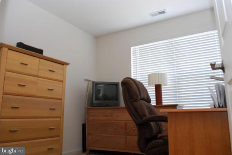 607 Howards Loop, Unit 88 Annapolis, MD 21401 - Photo 5 of 29 Bedroom #3