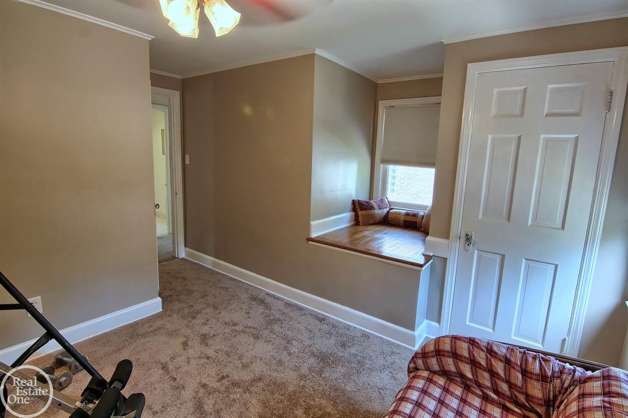 1609 Hampton Road Grosse Pointe Woods, MI 48236 - Photo 18 of 30