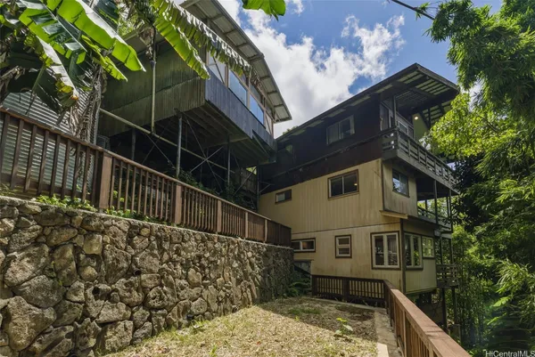 $1,750,000 | 4142 Round Top Drive, Honolulu, HI 96822