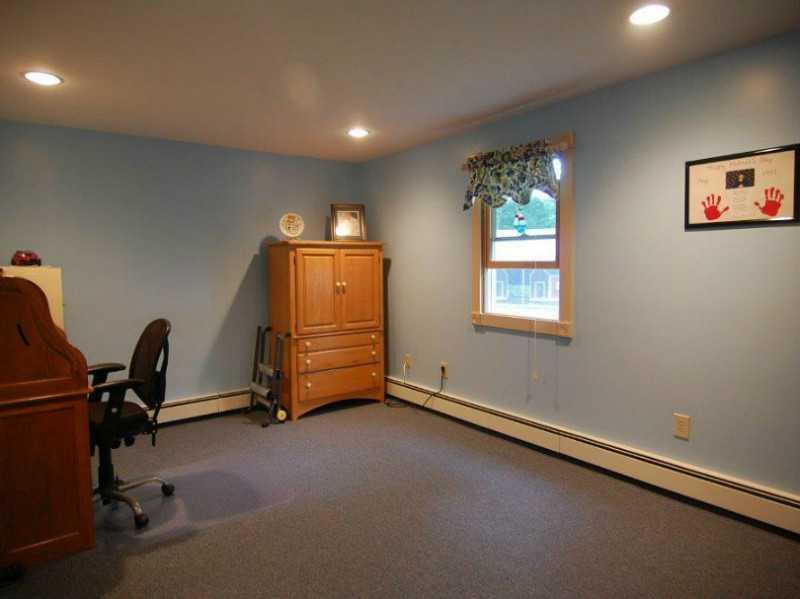 568 East Pittston Road Pittston, ME 04345 - Photo 25 of 30 Bedroom.