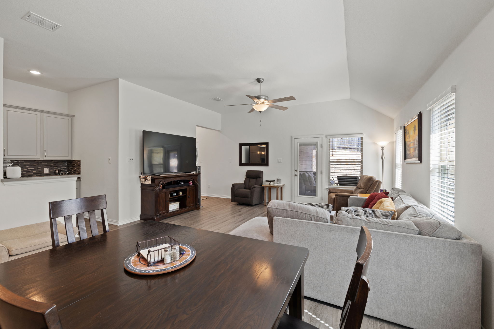 613 Sugar Cane Buda, TX 78610 - Photo 13 of 37