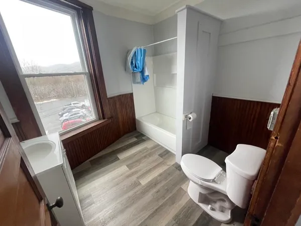 $1,400 | 41-43 Central Street, Unit 12, Haverhill, NH 03785