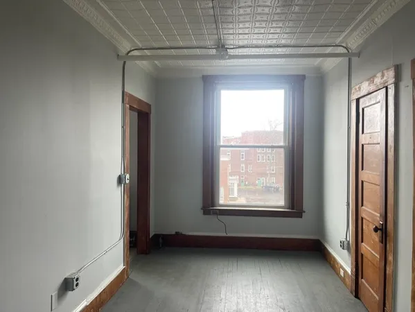 $1,400 | 41-43 Central Street, Unit 12, Haverhill, NH 03785