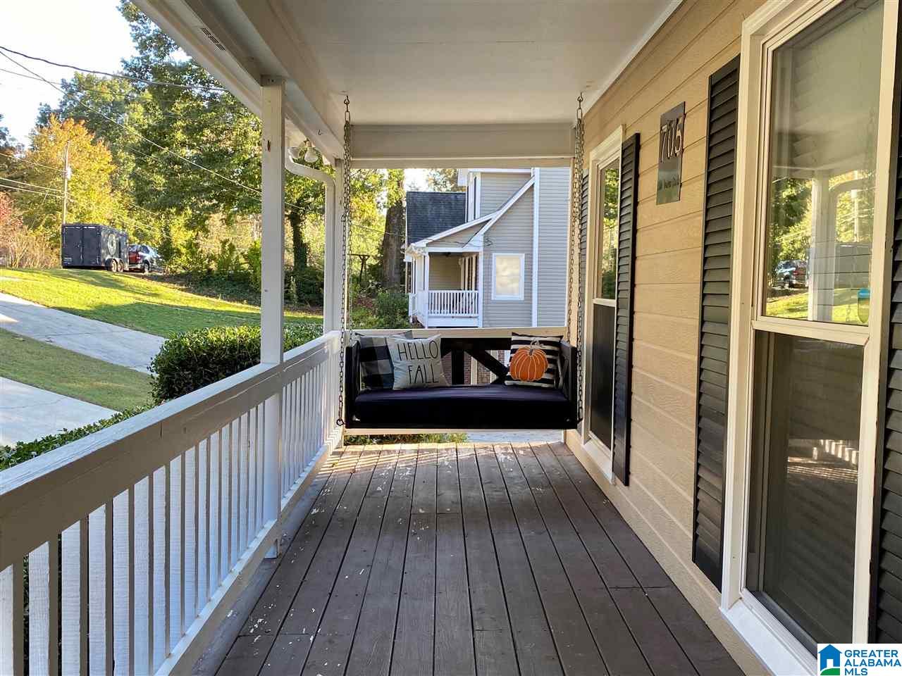 705 Olde Towne Circle Alabaster, AL 35007 - Photo 3 of 39