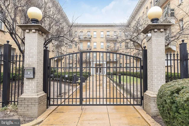 $2,325 | 1401 Columbia Road Northwest, Unit 302, Washington, DC 20009