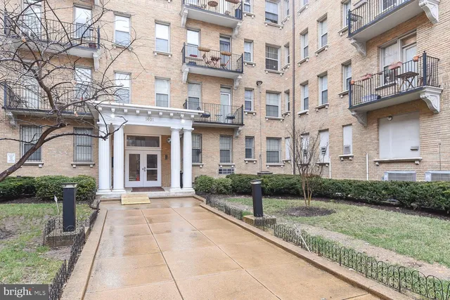 $2,325 | 1401 Columbia Road Northwest, Unit 302, Washington, DC 20009