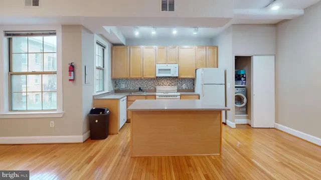 $2,325 | 1401 Columbia Road Northwest, Unit 302, Washington, DC 20009