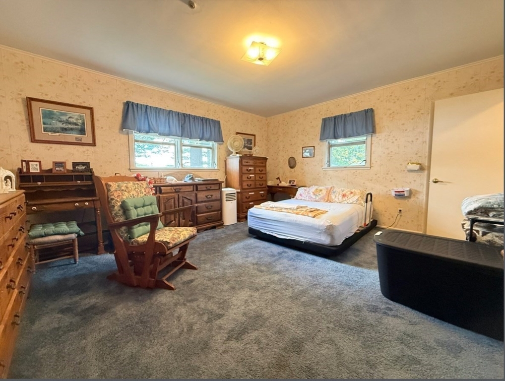 20 Indian Point Road Webster, MA 01570 - Photo 7 of 26