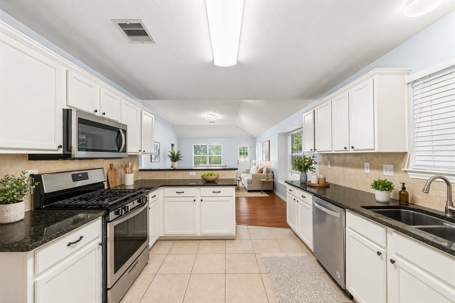 3521 Lydia Street Houston, TX 77021 - Photo 7 of 23 virtual staging
