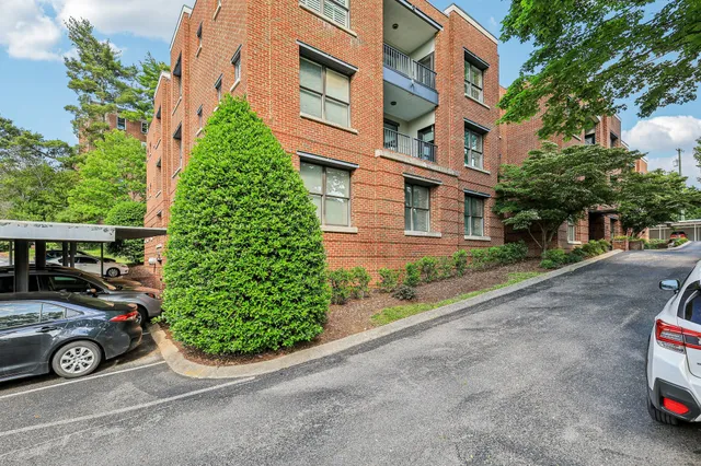 $545,000 | 4040 Woodlawn Drive, Unit 30, Nashville, TN 37205