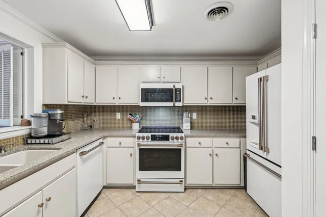 $545,000 | 4040 Woodlawn Drive, Unit 30, Nashville, TN 37205