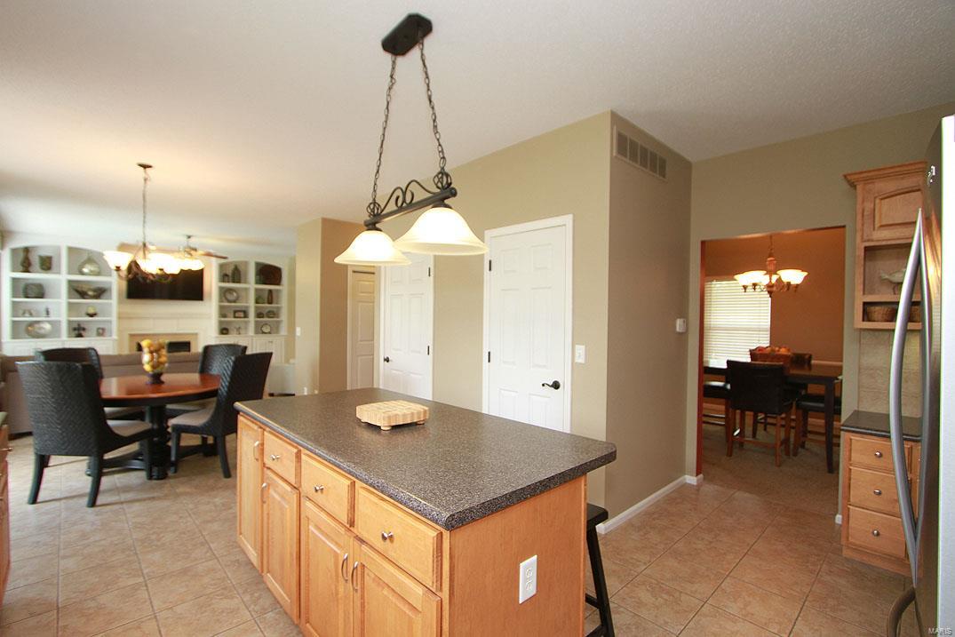 360 Kings Ridge Boulevard O'Fallon, IL 62269 - Photo 14 of 35