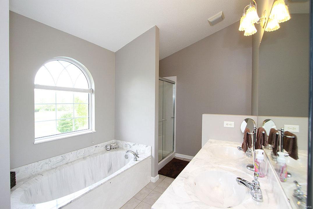 360 Kings Ridge Boulevard O'Fallon, IL 62269 - Photo 17 of 35