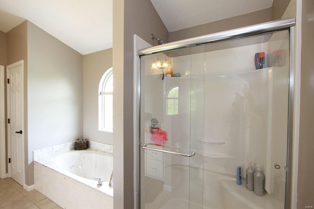 360 Kings Ridge Boulevard O'Fallon, IL 62269 - Photo 18 of 35