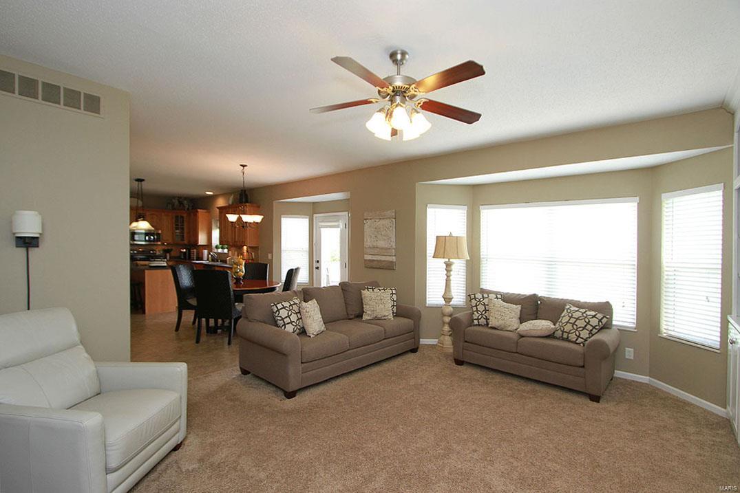 360 Kings Ridge Boulevard O'Fallon, IL 62269 - Photo 8 of 35