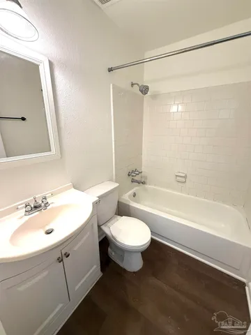 $1,300 | 3202 Redwood Lane, Unit D, Gulf Breeze, FL 32563