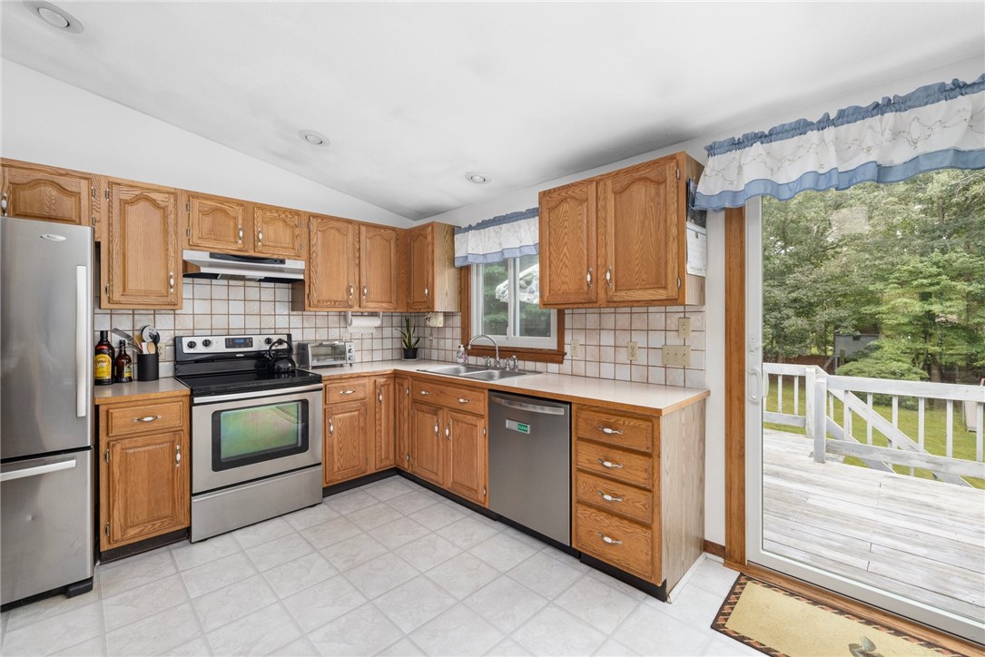 331 Harkney Hill Road Coventry, RI 02816 - Photo 9 of 26 Gallery Image 9