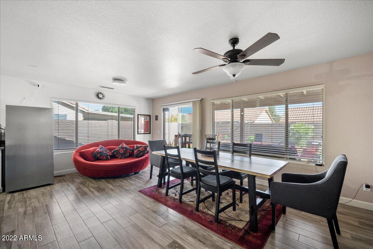 1836 East Darrel Road Phoenix, AZ 85042 - Photo 10 of 28 a dining room with furniture and window