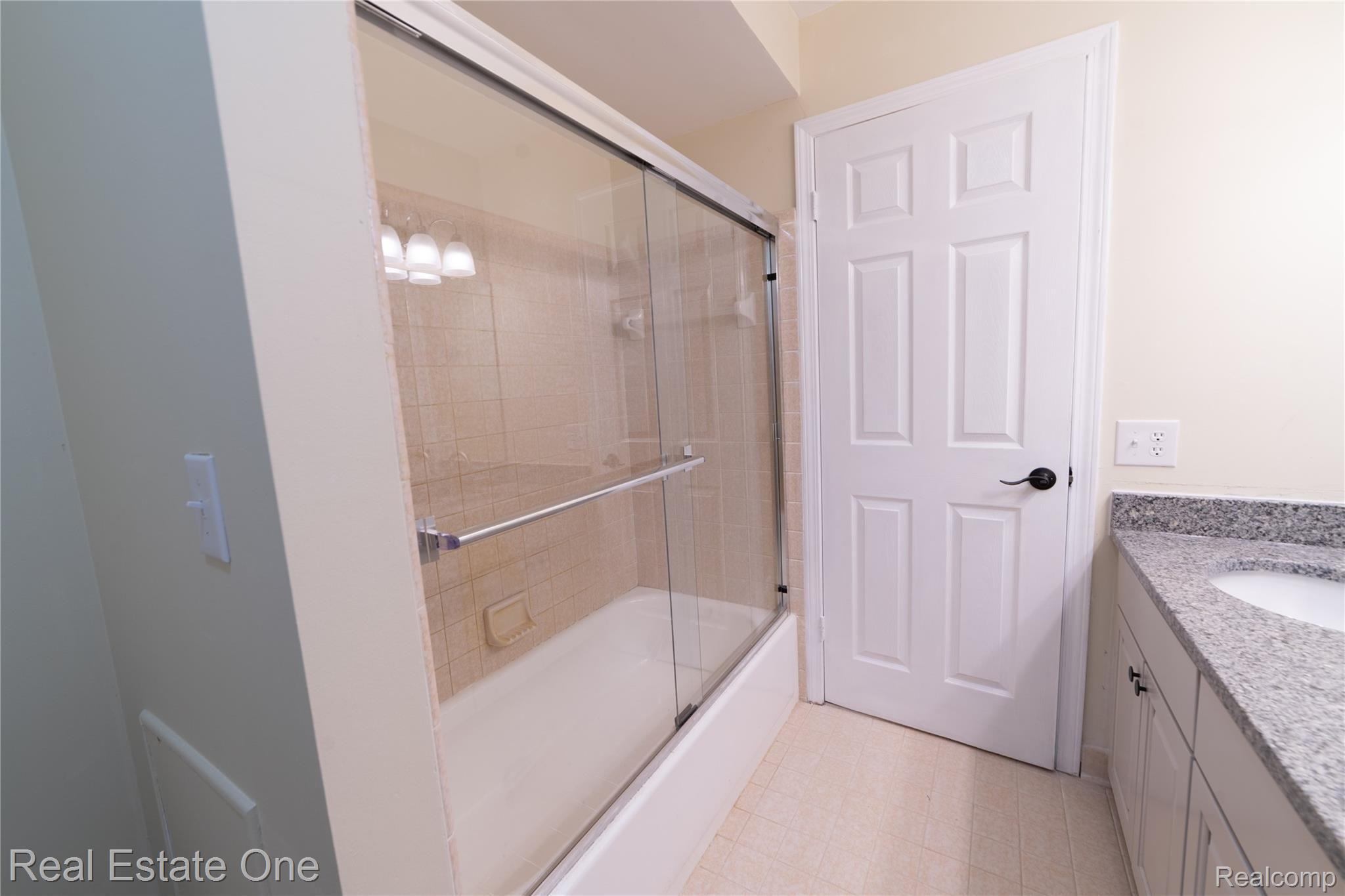 3337 Landview Drive Rochester, MI 48306 - Photo 50 of 64 Landview-56.jpg