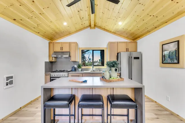 $2,299,000 | 54655 Falling Leaf Drive, Idyllwild, CA 92549