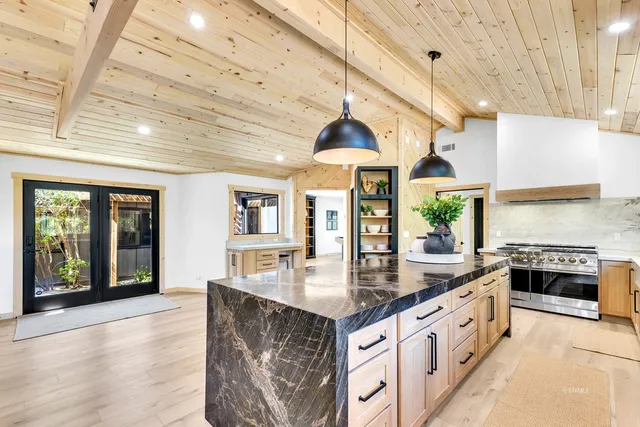 $2,299,000 | 54655 Falling Leaf Drive, Idyllwild, CA 92549