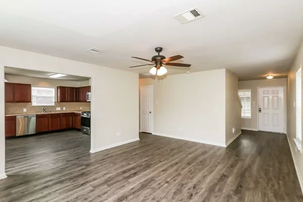 $2,135 | 3511 Iris Ridge Way, Fresno, TX 77545