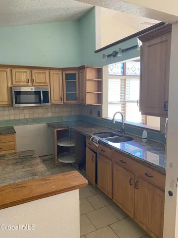 $250,000 | 7 Sandra Lane, East Greenbush, NY 12144