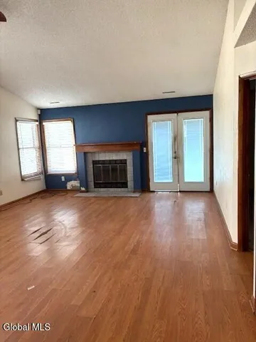 $250,000 | 7 Sandra Lane, East Greenbush, NY 12144