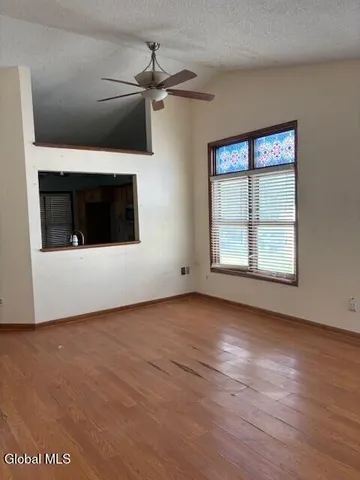 $250,000 | 7 Sandra Lane, East Greenbush, NY 12144