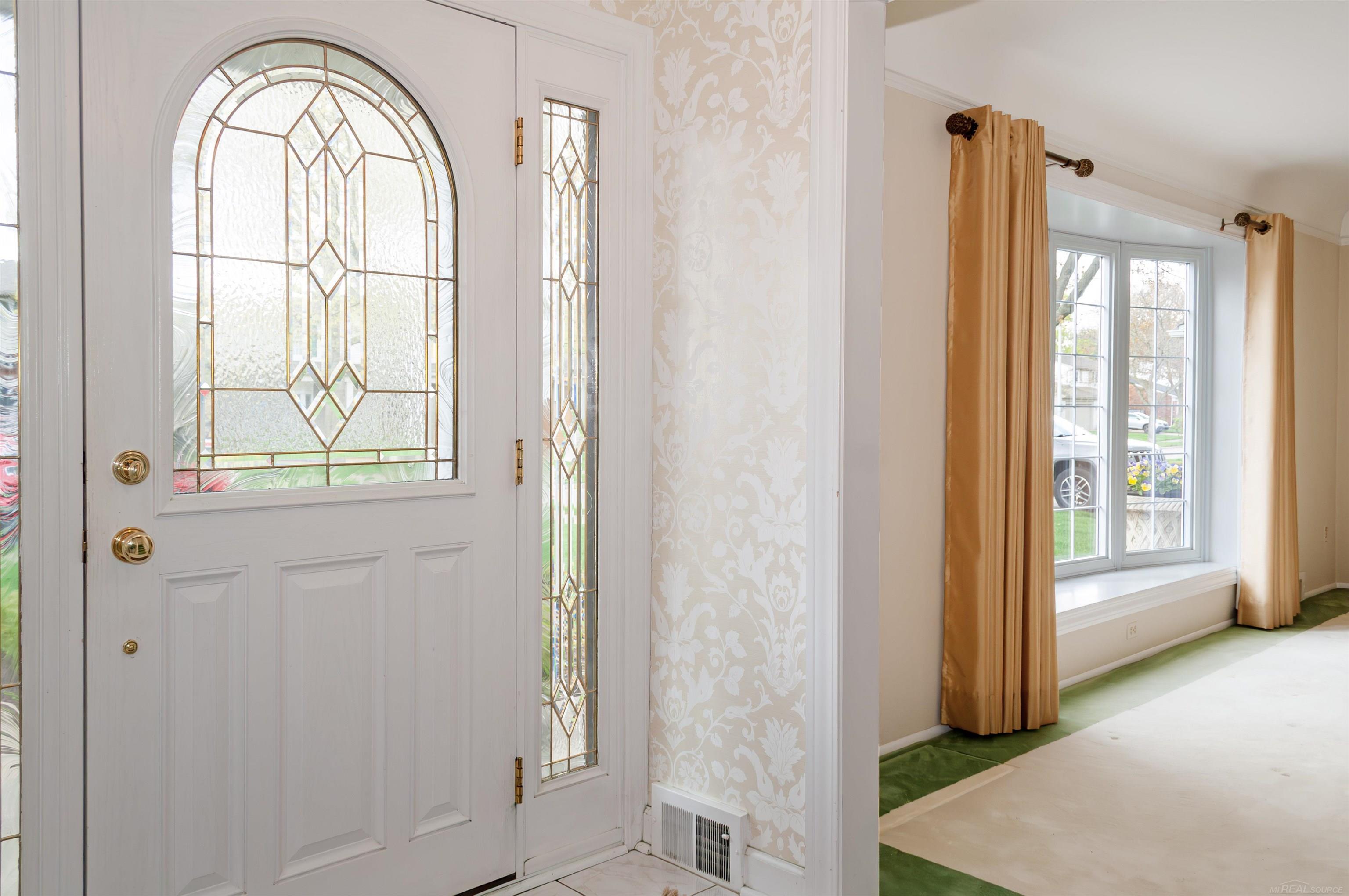 1010 Canterbury Road Grosse Pointe Woods, MI 48236 - Photo 33 of 65